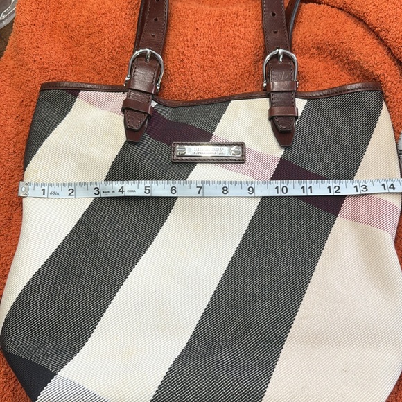Last Price drop!!Burberry Shoulder Tote bag. - Picture 10 of 13